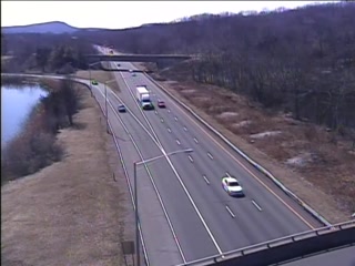 CAM 110 Cromwell I-91 NB N/O Exit 23 - Rt. 9 NB (Traffic closest to the camera is traveling NORTH) - USA