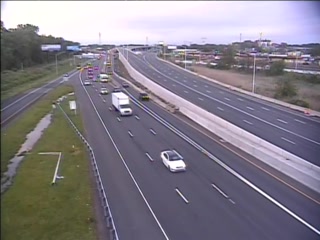 CAM 89 Hartford I-91 SB Exit 27 - Airport Rd. (Traffic closest to the camera is traveling SOUTH) - Connecticut