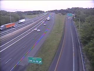 CAM 68 Windsor I-91 SB Exit 38 A/B - N/O Rt. 75 (Poquonock Ave.) (Traffic closest to the camera is traveling SOUTH) - USA