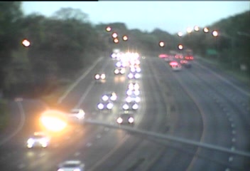 CAM 2 Greenwich I-95 SB N/O Exit 2 - N/O Delavan Ave. (Traffic closest to the camera is traveling SOUTH) - USA