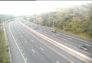 CAM 5 Greenwich I-95 SB N/O Exit 3 - N/O Davis Ave. (Traffic closest to the camera is traveling SOUTH) - Connecticut