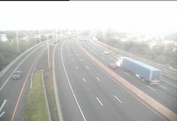 CAM 13 Stamford I-95 SB Exit 8 - N/O Elm St. (Traffic closest to the camera is traveling SOUTH) - USA