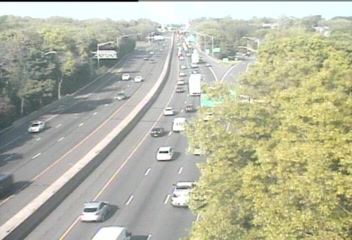 CAM 40 Fairfield I-95 NB Exit 21 - N. Pine Creek Rd. (Traffic closest to the camera is traveling NORTH) - Connecticut