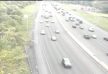 CAM 71 West Haven I-95 SB N/O Exit 42 - Greta St. (Traffic closest to the camera is traveling SOUTH) - USA