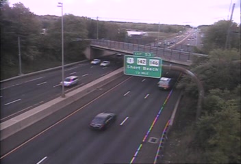 CAM 82 Branford I-95 NB Exits 53 - Hosley Ave. (Traffic closest to the camera is traveling NORTH) - USA
