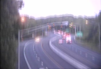 CAM 88 Branford I-95 SB S/O Exit 55 - S/O Rt. 1 (E. Main St.) (Traffic closest to the camera is traveling SOUTH) - Connecticut