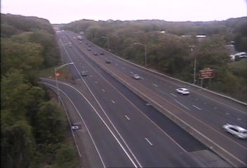 CAM 141 Guilford I-95 SB Exit 57 - Rt. 1 (Boston Post Rd.) (Traffic closest to the camera is traveling SOUTH) - Connecticut