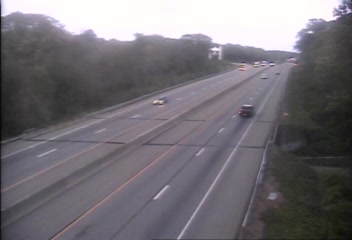 CAM 156 Clinton I-95 NB S/O Exit 63 - Cow Hill Rd. (Traffic closest to the camera is traveling NORTH) - Connecticut