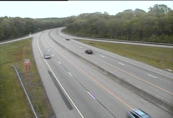 CAM 161 Westbrook I-95 SB Exit 64 - Rt. 145 (Horse Hill Rd.) (Traffic closest to the camera is traveling SOUTH) - Connecticut