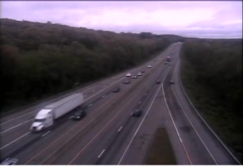 CAM 186 Old Saybrook I-95 NB S/O Exit 67 - Elm St. (Traffic closest to the camera is traveling NORTH) - USA