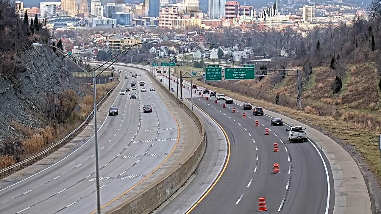 I-71/I-75 at Cut in the Hill (North)  (360)  - USA