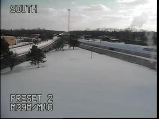 M-10 @ M-39 Southfield North-Traffic closest to camera is traveling North (139) - USA