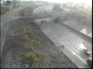 I-696 @ W of Dequindre-Traffic closest to camera is traveling east (2200) - USA