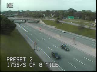 I-75 @ S of 8 Mile-Traffic closest to camera is traveling south (2440) - USA