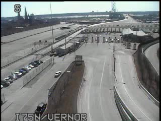 I-75 @ Vernor-Traffic closest to camera is traveling north (2441) - USA