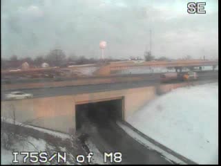 I-75 @ N of M-8-Traffic closest to camera is traveling east (2422) - USA