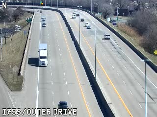 I-75 @ Outer Dr-Traffic closest to camera is traveling south (2433) - USA