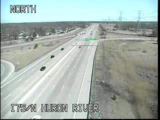I-75 @ N Huron River-Traffic closest to camera is traveling north (2548) - USA