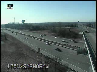 I-75 @ Sashabaw-Traffic closest to camera is traveling north (2562) - USA