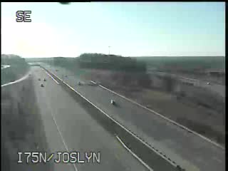 I-75 @ Joslyn-Traffic closest to camera is traveling north (2555) - USA