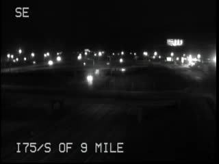 I-75 @ S of 9 Mile-Traffic closest to camera is traveling south (2412) - USA
