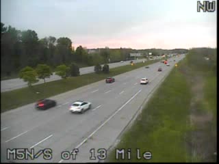 M-5 @ S of 13 Mile-Traffic closest to camera is traveling north (2622) - USA