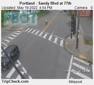 Portland - Sandy Blvd at 77th (692) - USA