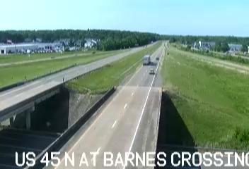 US 45 N at Barnes Crossing Rd PTZ -  (N - 022801) - USA