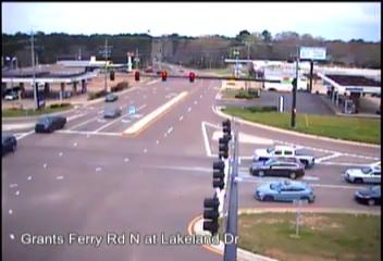 Grants Ferry Rd N at Lakeland Dr - Grants Ferry north at Lakeland towards Spillway Rd (W - 010804) - USA