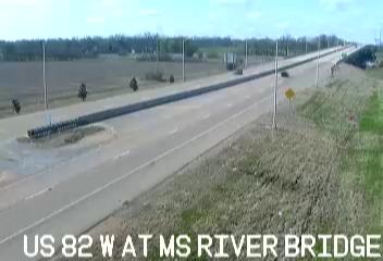 US 82 W at MS River Bridge PTZ -  (W - 140204) - USA